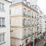 Charming Studio 2P In The Heart Of Paris